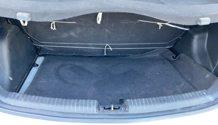 2017 Hyundai Grand i10 SPORTZ 1.2 KAPPA VTVT, Petrol, Manual, 97,124 km, Boot Inside