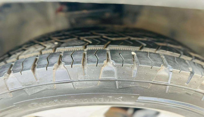 2018 Jeep Compass LIMITED 1.4 PETROL AT, Petrol, Automatic, 41,804 km, Right Front Tyre Tread