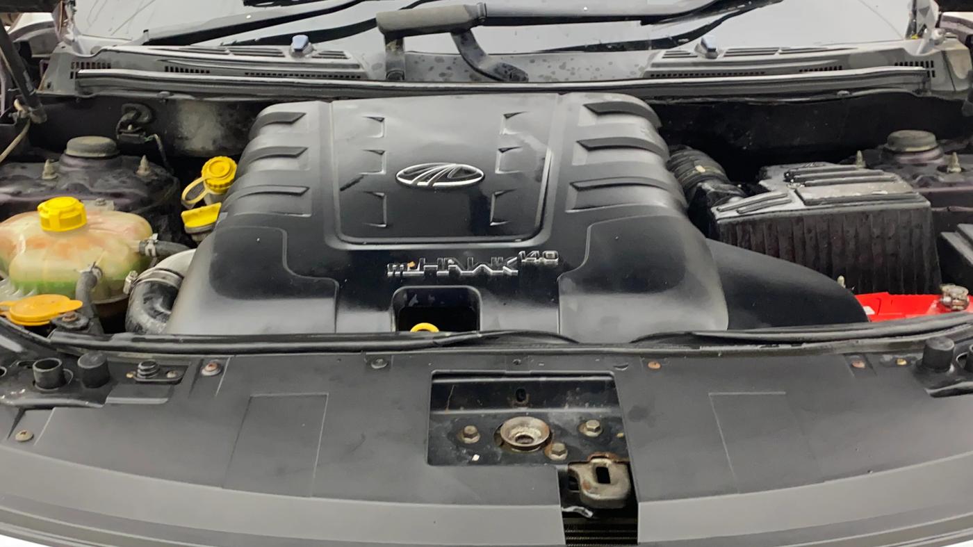 2017 Mahindra XUV500 W10, Diesel, Manual, 84,001 km, Engine View