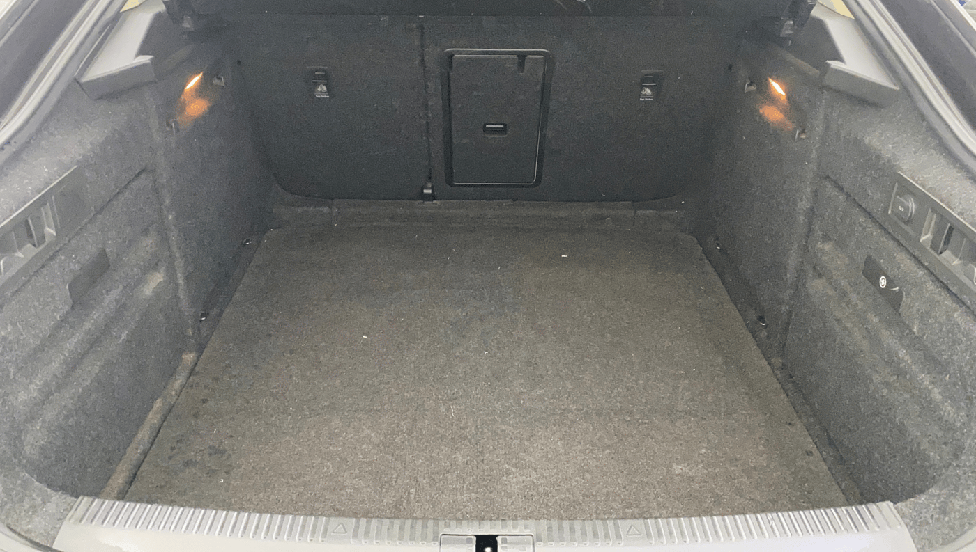 2018 Skoda Superb STYLE 1.8 TSI AT, Petrol, Automatic, 77,473 km, Boot Inside