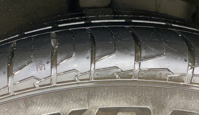 2018 Skoda Superb STYLE 1.8 TSI AT, Petrol, Automatic, 77,473 km, Right Rear Tyre Tread