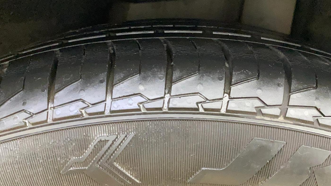 2018 Skoda Superb STYLE 1.8 TSI AT, Petrol, Automatic, 77,473 km, Left Rear Tyre Tread