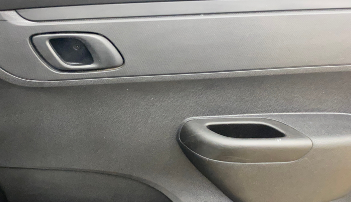 2021 Renault Kwid RXL, Petrol, Manual, 35,342 km, Driver Side Door Panels Control