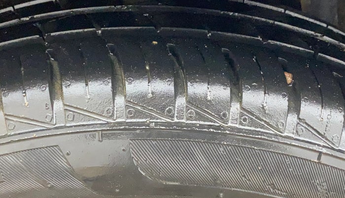 2021 Renault Kwid RXL, Petrol, Manual, 35,342 km, Right Rear Tyre Tread