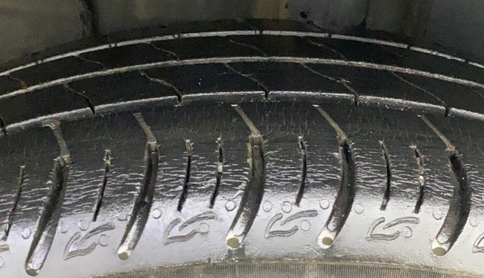 2021 Tata ALTROZ XT PETROL, Petrol, Manual, 24,596 km, Left Rear Tyre Tread