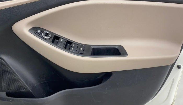 2015 Hyundai Elite i20 ASTA 1.2, Petrol, Manual, 44,632 km, Driver Side Door Panels Control