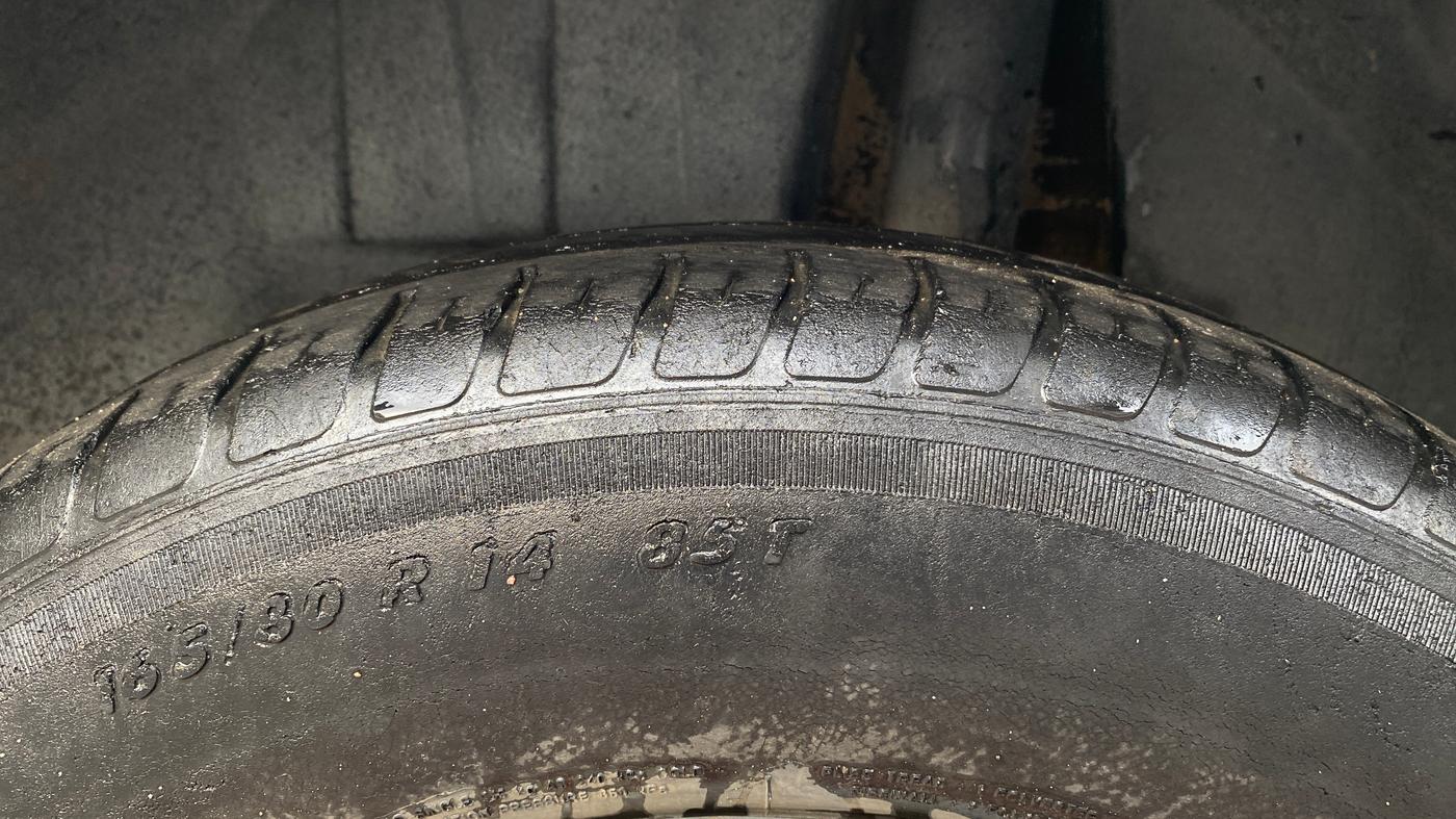 2020 Maruti Dzire VXI, Petrol, Manual, 72,922 km, Left Rear Tyre Tread