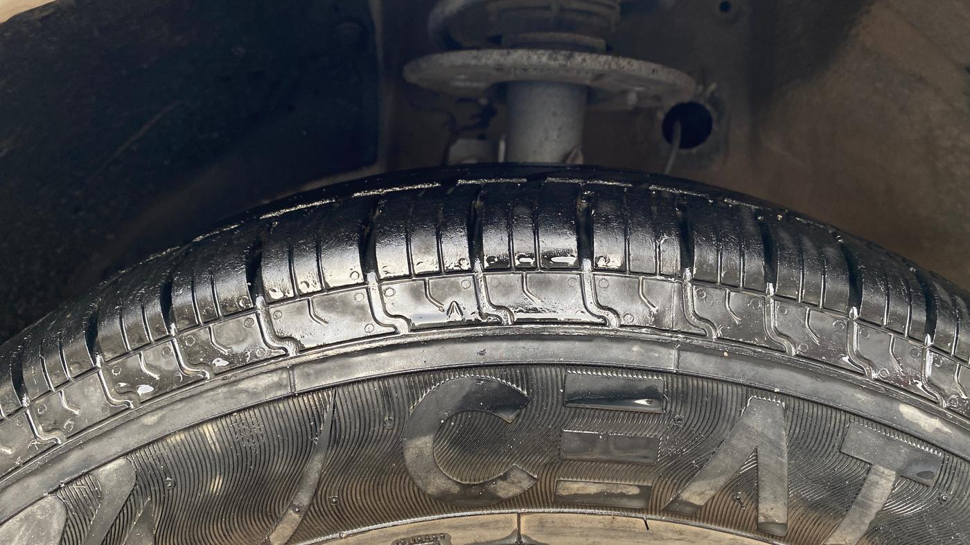 2020 Maruti Dzire VXI, Petrol, Manual, 72,922 km, Left Front Tyre Tread
