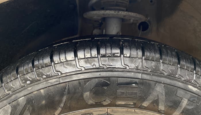 2020 Maruti Dzire VXI, Petrol, Manual, 72,922 km, Left Front Tyre Tread