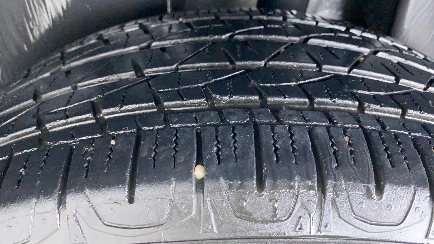 2019 Jeep Compass 1.4  LONGITUDE (O) AT, Petrol, Automatic, 23,690 km, Left Rear Tyre Tread