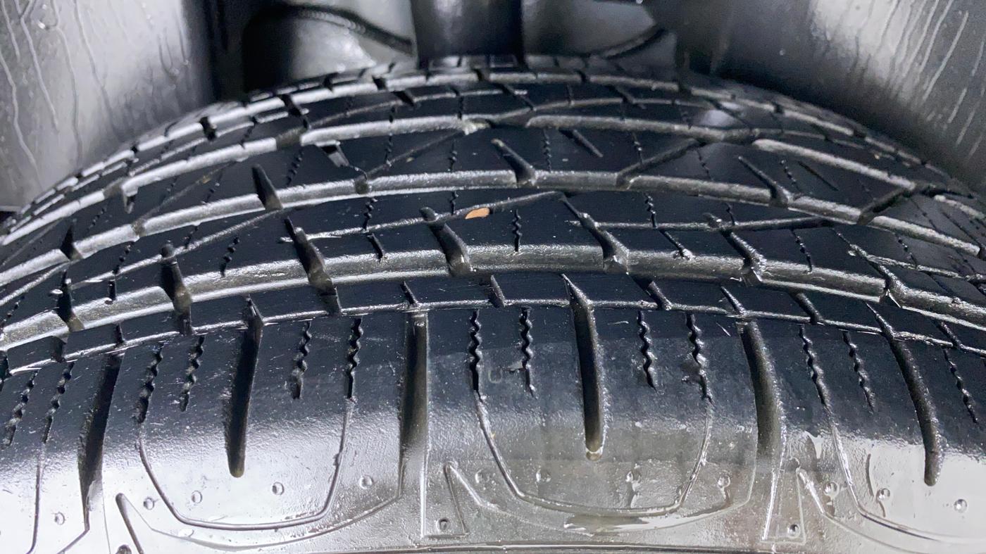 2019 Jeep Compass 1.4  LONGITUDE (O) AT, Petrol, Automatic, 23,690 km, Right Rear Tyre Tread