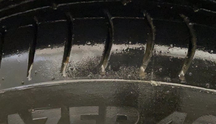 2016 Hyundai Eon ERA +, Petrol, Manual, 61,900 km, Left Front Tyre Tread