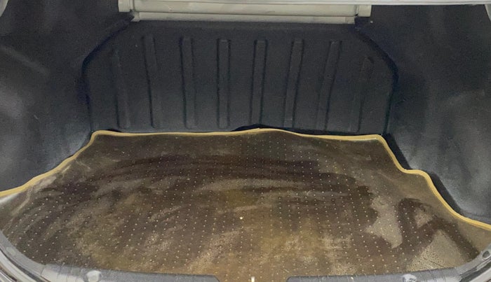 2016 Hyundai Verna 1.6 VTVT SX, Petrol, Manual, 48,818 km, Boot Inside