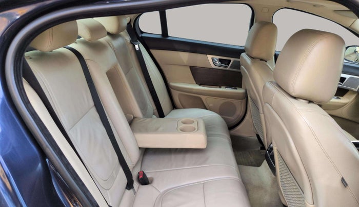 2015 Jaguar XF PETROL 2.0, Petrol, Automatic, 36,442 km, Right Side Rear Door Cabin