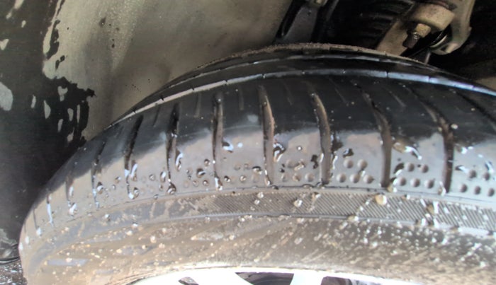 2015 Jaguar XF PETROL 2.0, Petrol, Automatic, 36,442 km, Right Rear Tyre Tread