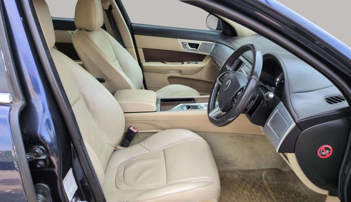 2015 Jaguar XF PETROL 2.0, Petrol, Automatic, 36,442 km, Right Side Front Door Cabin