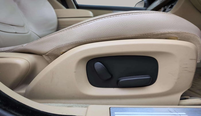 2015 Jaguar XF PETROL 2.0, Petrol, Automatic, 36,442 km, Driver Side Adjustment Panel