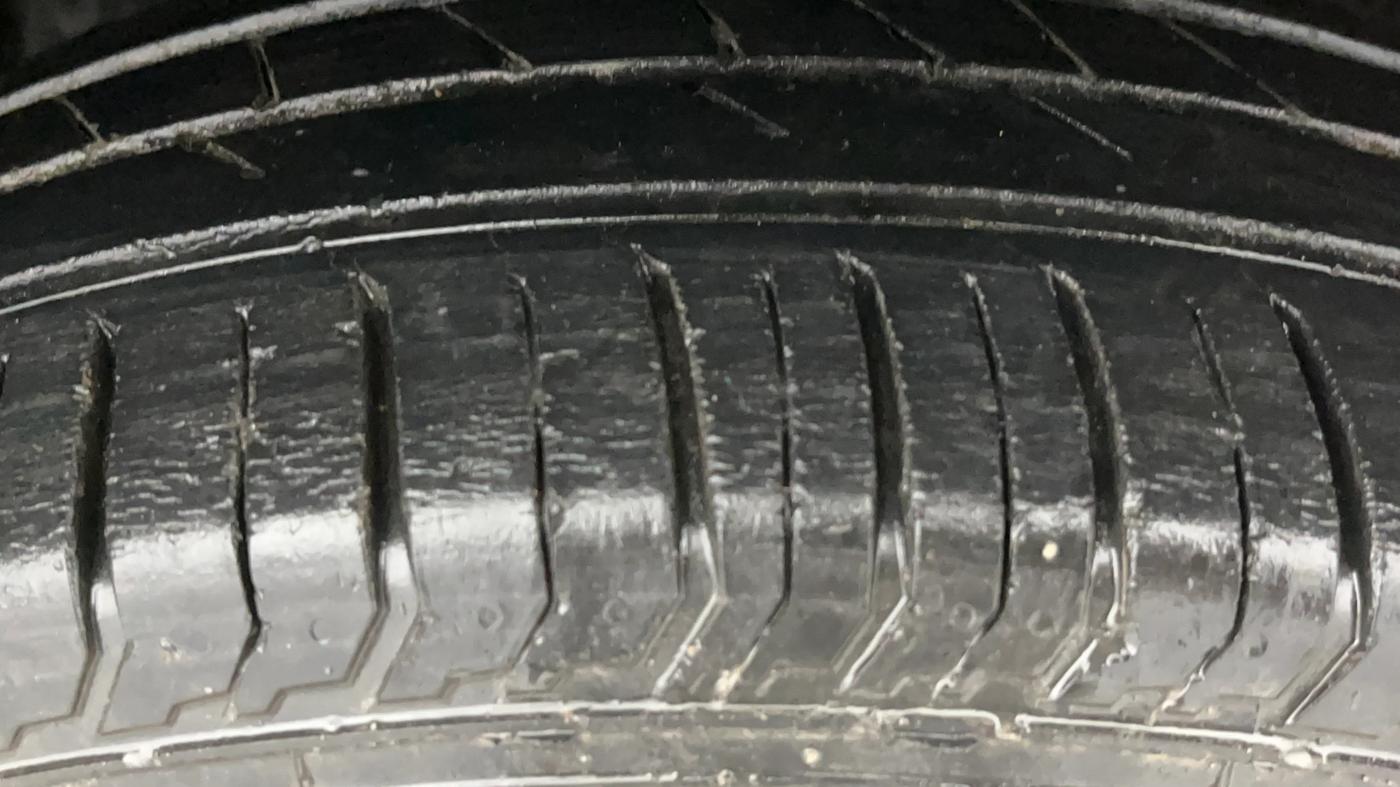 2021 Tata PUNCH ADVENTURE MT, Petrol, Manual, 38,816 km, Right Front Tyre Tread