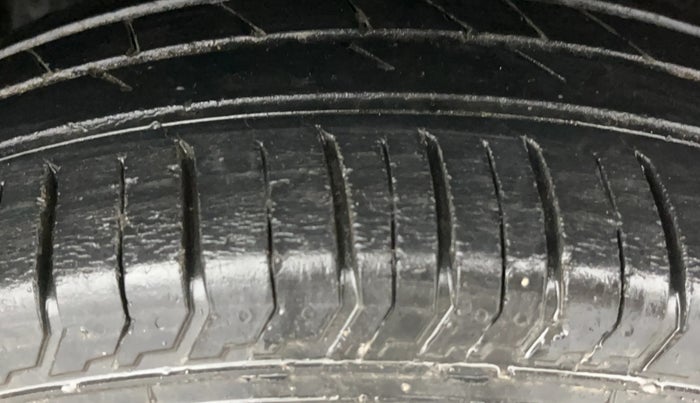 2021 Tata PUNCH ADVENTURE MT, Petrol, Manual, 38,816 km, Right Front Tyre Tread