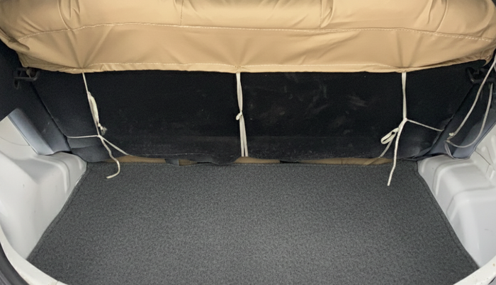 2018 Hyundai Eon ERA +, Petrol, Manual, 63,286 km, Boot Inside