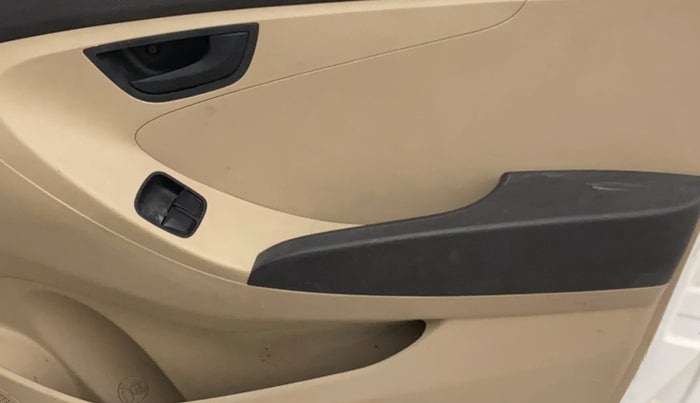 2018 Hyundai Eon ERA +, Petrol, Manual, 63,286 km, Driver Side Door Panels Control