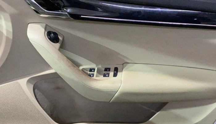 2019 Skoda Octavia L&K 1.8 TSI AT, Petrol, Automatic, 41,724 km, Driver Side Door Panels Control