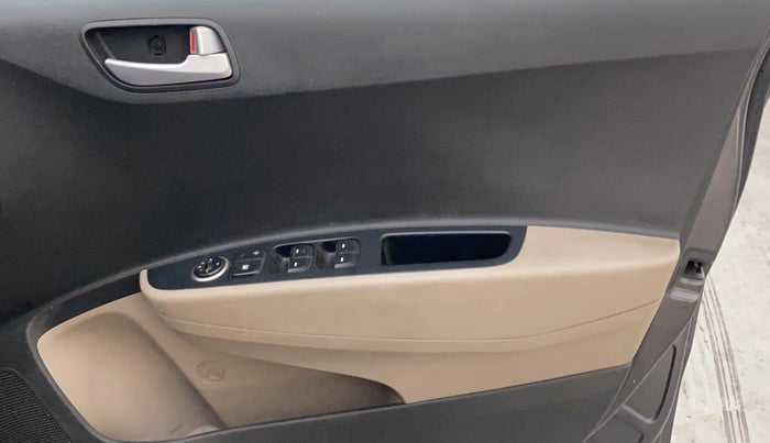 2017 Hyundai Grand i10 SPORTZ 1.2 KAPPA VTVT, Petrol, Manual, 1,03,882 km, Driver Side Door Panels Control