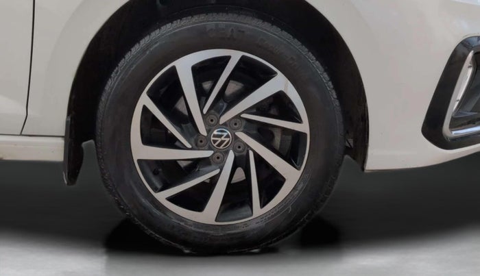2022 Volkswagen VIRTUS TOPLINE TSI 1.0 AT, Petrol, Automatic, 26,244 km, Right Front Wheel