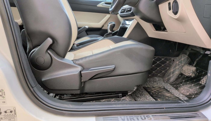 2022 Volkswagen VIRTUS TOPLINE TSI 1.0 AT, Petrol, Automatic, 26,244 km, Driver Side Adjustment Panel