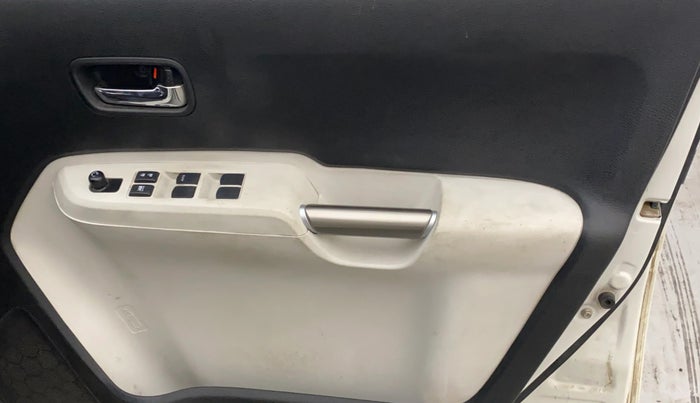 2018 Maruti IGNIS DELTA 1.2, CNG, Manual, 42,601 km, Driver Side Door Panels Control