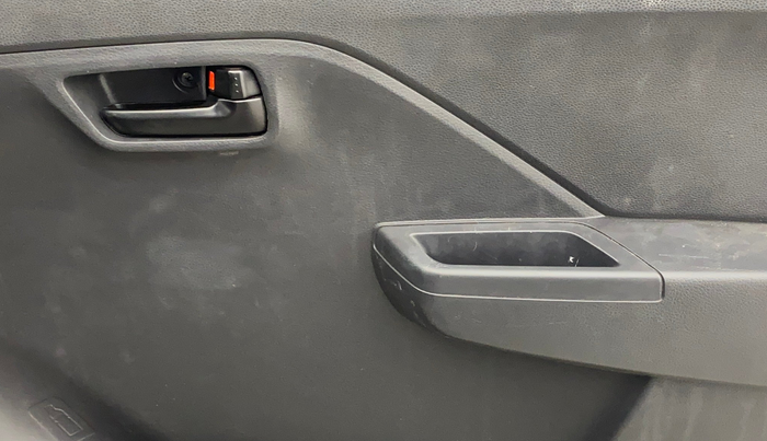 2022 Maruti Alto K10 VXI, Petrol, Manual, 9,865 km, Driver Side Door Panels Control