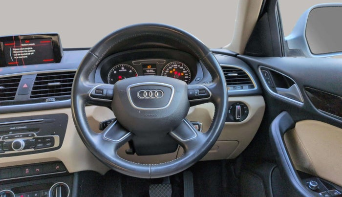 2018 Audi Q3 30 TDI Premium FWD, Diesel, Automatic, 71,916 km, Steering Wheel Close Up