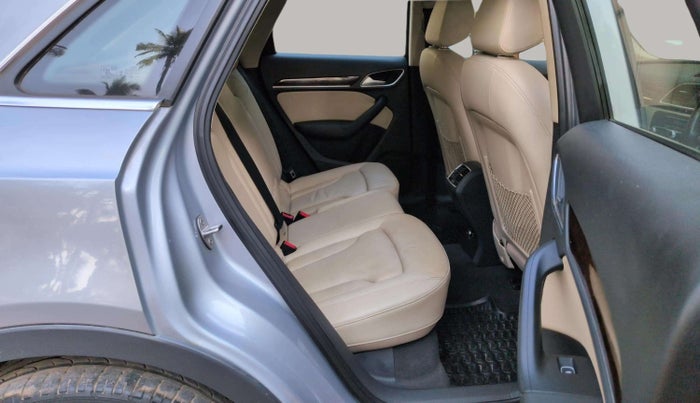 2018 Audi Q3 30 TDI Premium FWD, Diesel, Automatic, 71,916 km, Right Side Rear Door Cabin