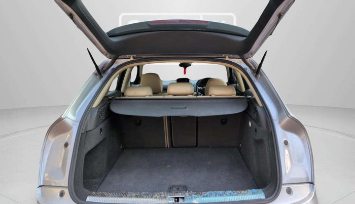 2018 Audi Q3 30 TDI Premium FWD, Diesel, Automatic, 71,916 km, Boot Inside