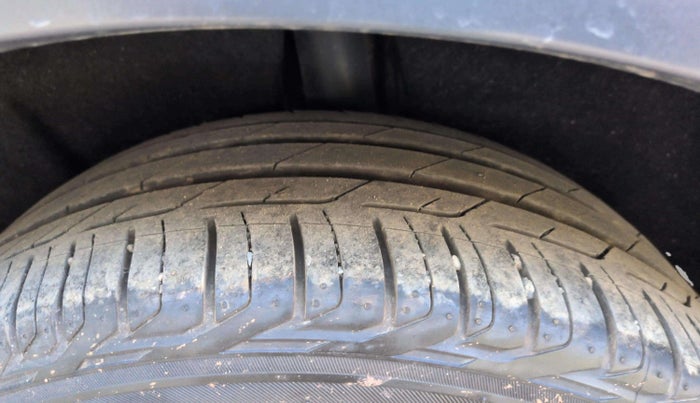 2018 Audi Q3 30 TDI Premium FWD, Diesel, Automatic, 71,916 km, Left Front Tyre Tread