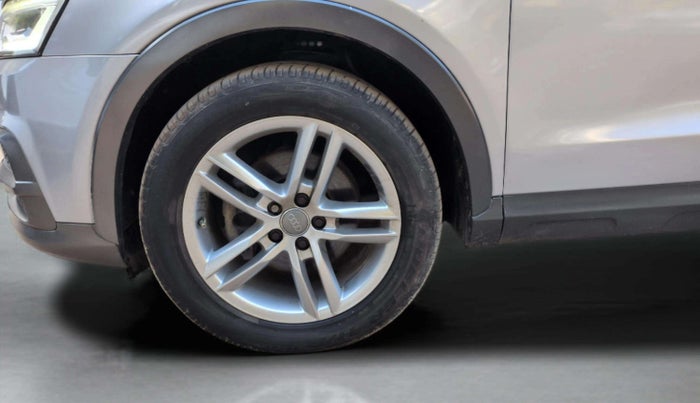 2018 Audi Q3 30 TDI Premium FWD, Diesel, Automatic, 71,916 km, Left Front Wheel