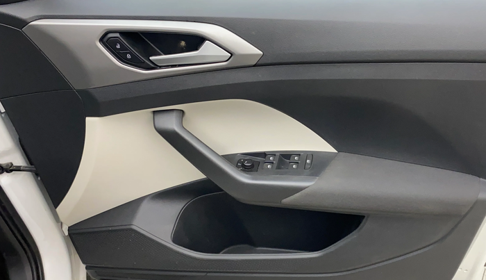 2022 Volkswagen TAIGUN HIGHLINE 1.0 TSI AT, Petrol, Automatic, 47,779 km, Driver Side Door Panels Control