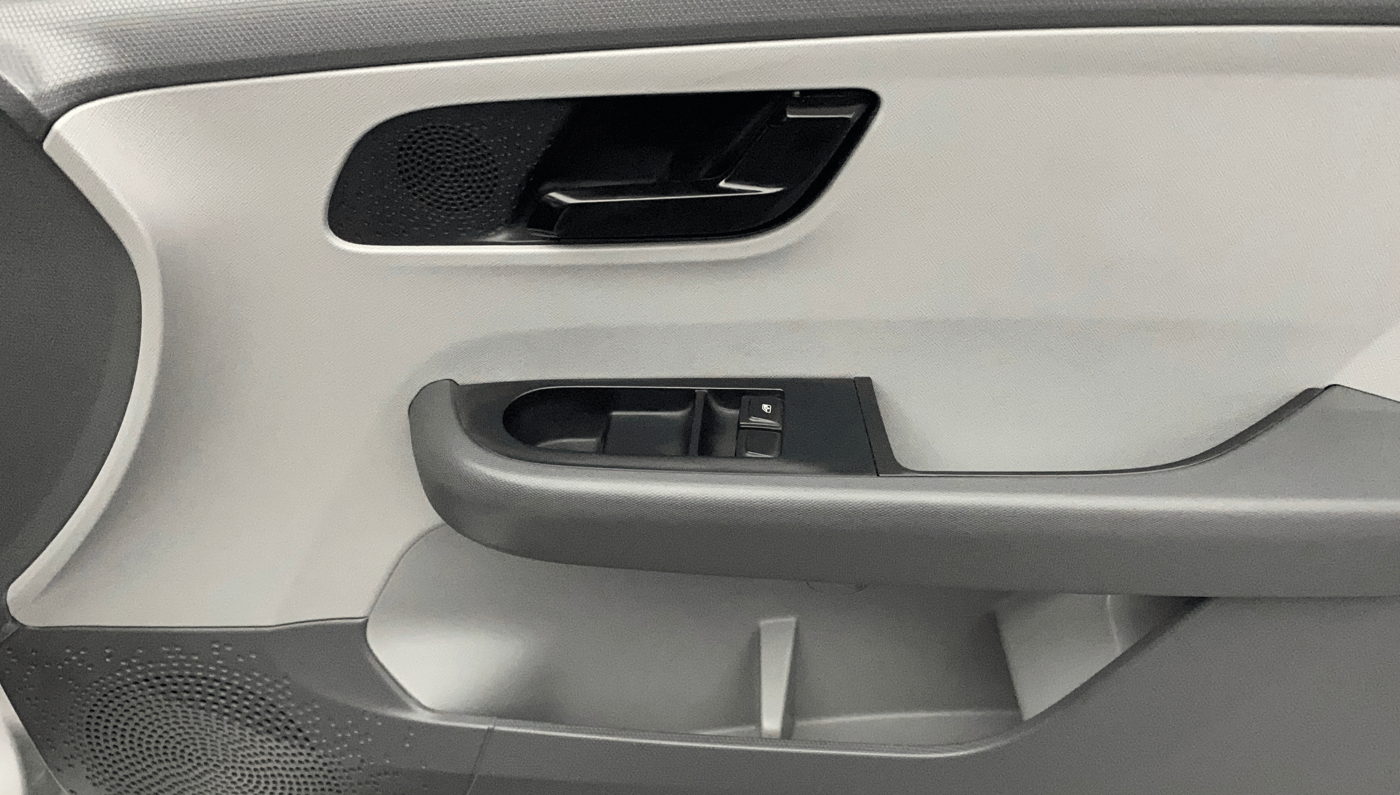 2021 Tata ALTROZ XE PETROL, Petrol, Manual, 36,124 km, Driver Side Door Panels Control