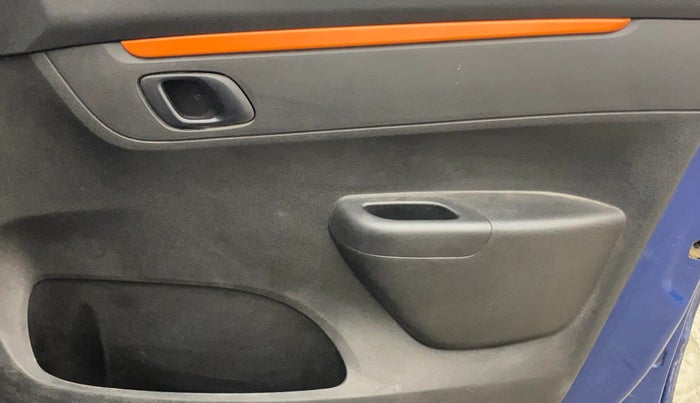 2017 Renault Kwid CLIMBER 1.0, Petrol, Manual, 48,587 km, Driver Side Door Panels Control