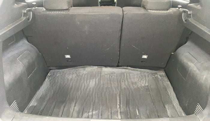 2021 Nissan MAGNITE XL TURBO CVT, Petrol, Automatic, 15,743 km, Boot Inside