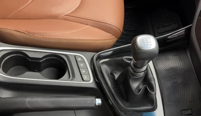 2021 MG HECTOR PLUS SHARP 1.5 PETROL TURBO HYBRID MT 6-STR, Petrol, Manual, 45,040 km, Gear Lever