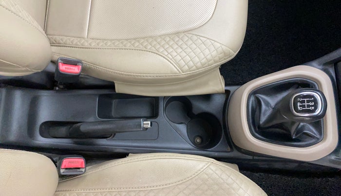 2016 Hyundai Xcent SX 1.2, Petrol, Manual, 1,12,065 km, Gear Lever