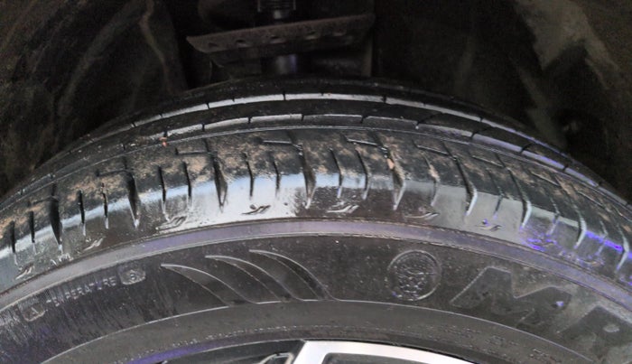 2025 Tata Safari ACCOMPLISHED PLUS 6 STR DUAL TONE AT, Diesel, Automatic, 6,964 km, Left Front Tyre Tread