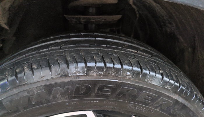 2025 Tata Safari ACCOMPLISHED PLUS 6 STR DUAL TONE AT, Diesel, Automatic, 6,964 km, Right Rear Tyre Tread