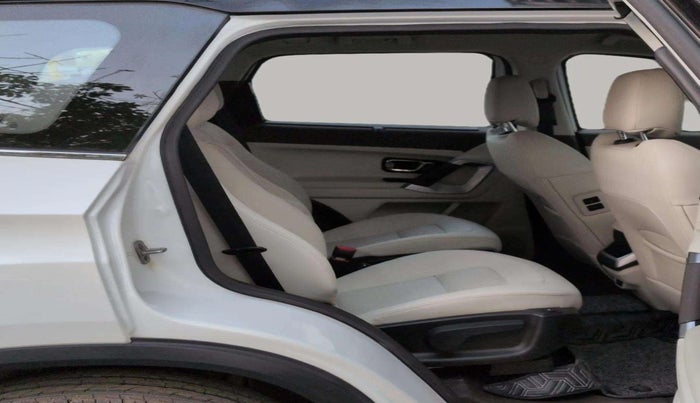 2025 Tata Safari ACCOMPLISHED PLUS 6 STR DUAL TONE AT, Diesel, Automatic, 6,964 km, Right Side Rear Door Cabin