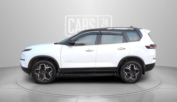 2025 Tata Safari ACCOMPLISHED PLUS 6 STR DUAL TONE AT, Diesel, Automatic, 6,964 km, Left Side