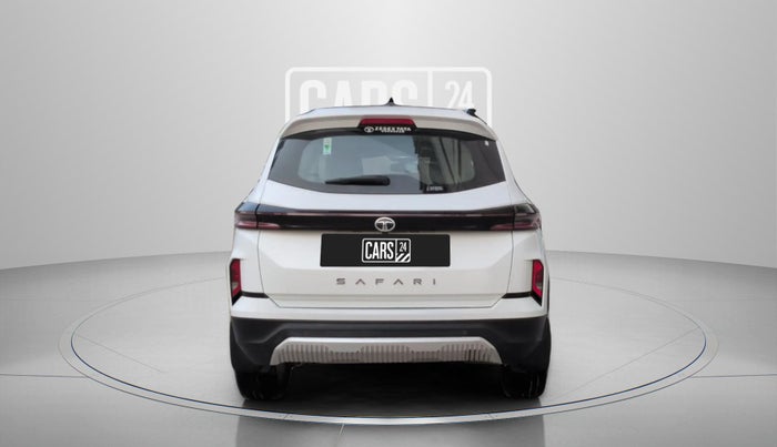 2025 Tata Safari ACCOMPLISHED PLUS 6 STR DUAL TONE AT, Diesel, Automatic, 6,964 km, Back/Rear