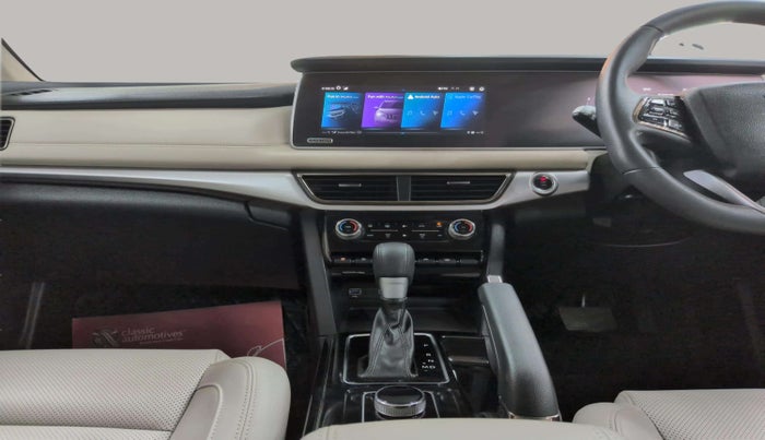 2024 Mahindra XUV700 AX 7 P AT 7 STR, Petrol, Automatic, 14,089 km, Air Conditioner