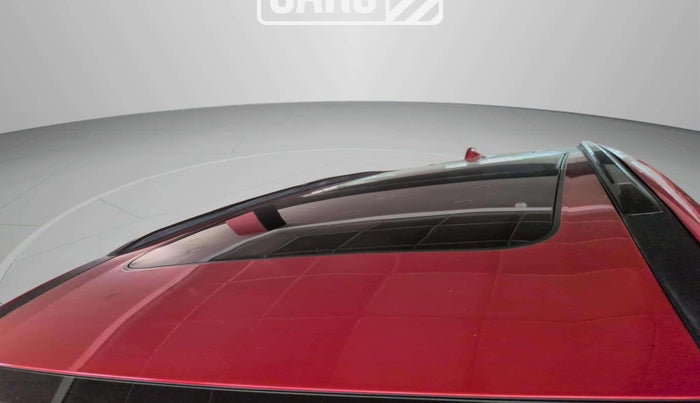 2024 Mahindra XUV700 AX 7 P AT 7 STR, Petrol, Automatic, 14,089 km, Roof