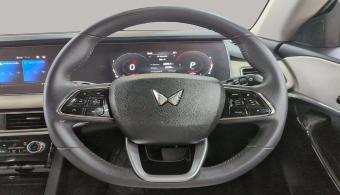 2024 Mahindra XUV700 AX 7 P AT 7 STR, Petrol, Automatic, 14,089 km, Steering Wheel Close Up